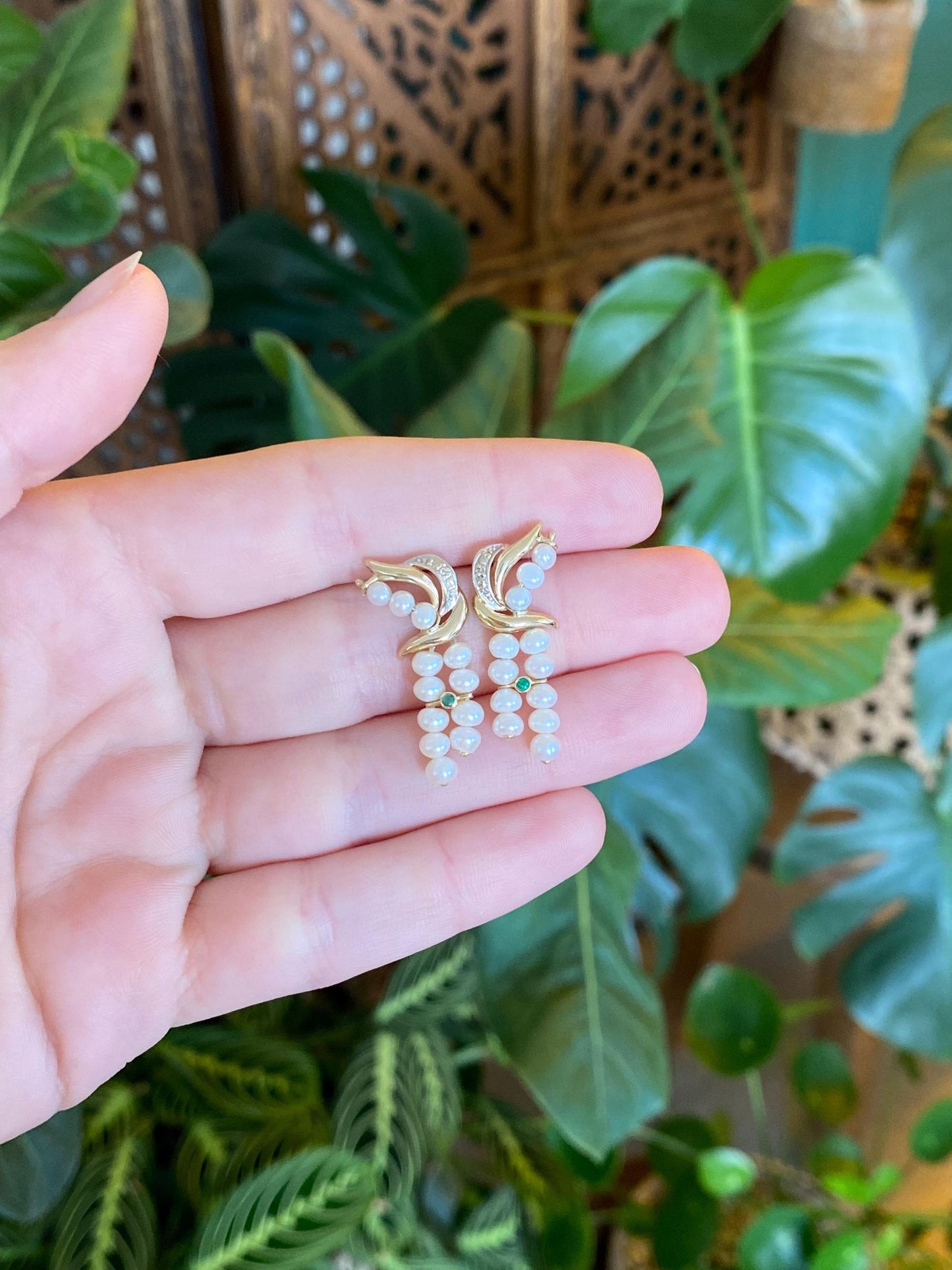 Vintage Solid 14k Yellow Gold Emerald Pearls Fringe Dangle Stud Earrings