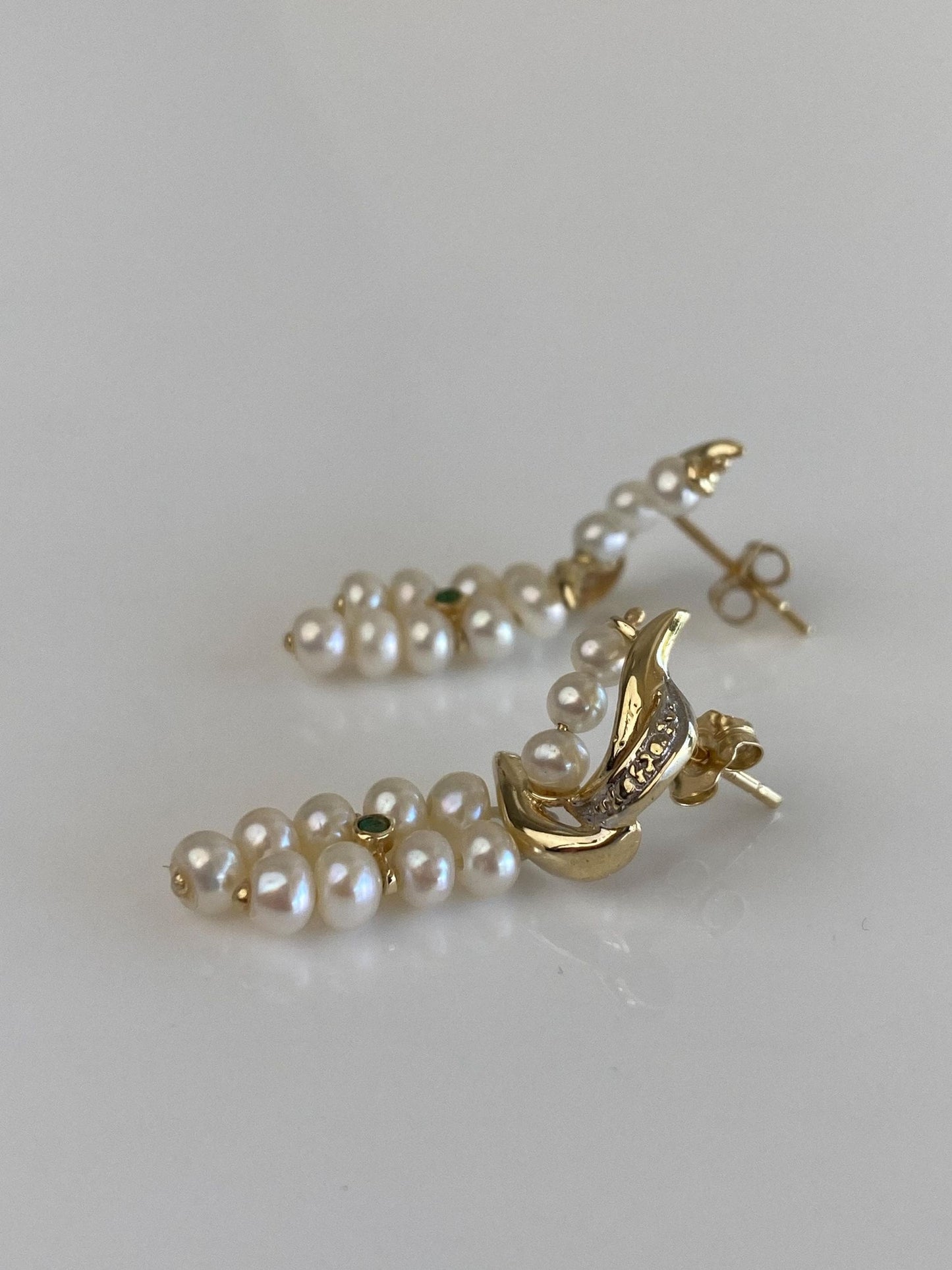 Vintage Solid 14k Yellow Gold Emerald Pearls Fringe Dangle Stud Earrings