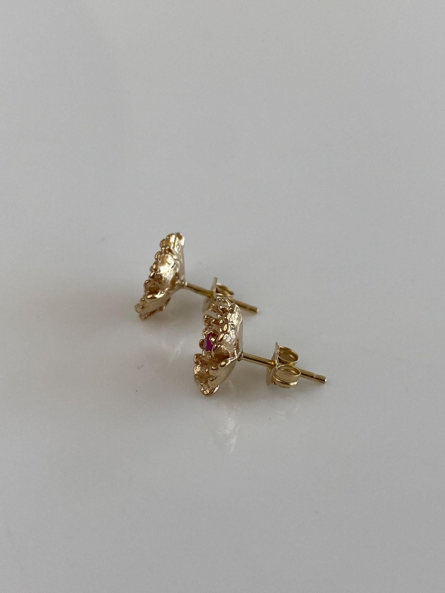 Vintage Solid 14k Yellow Gold Pink Sapphire Flower Stud Earrings