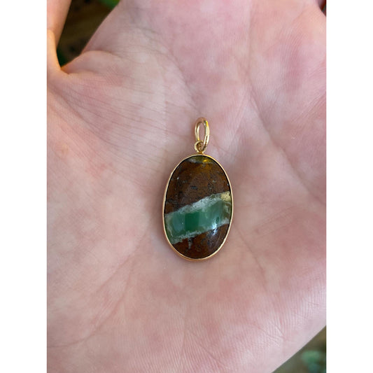 Vintage Solid 14k Yellow Gold Boulder Ribbon Chrysoprase Charm