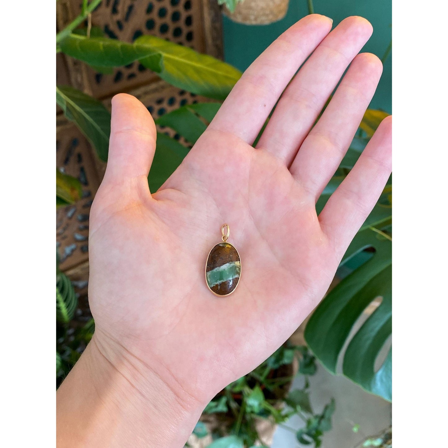 Vintage Solid 14k Yellow Gold Boulder Ribbon Chrysoprase Charm