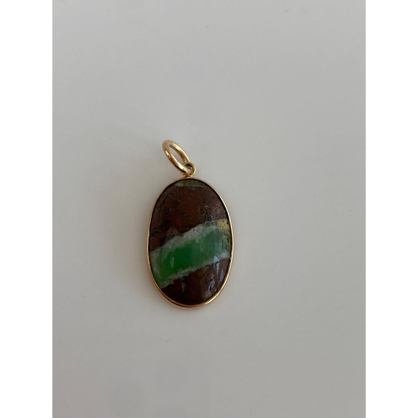 Vintage Solid 14k Yellow Gold Boulder Ribbon Chrysoprase Charm