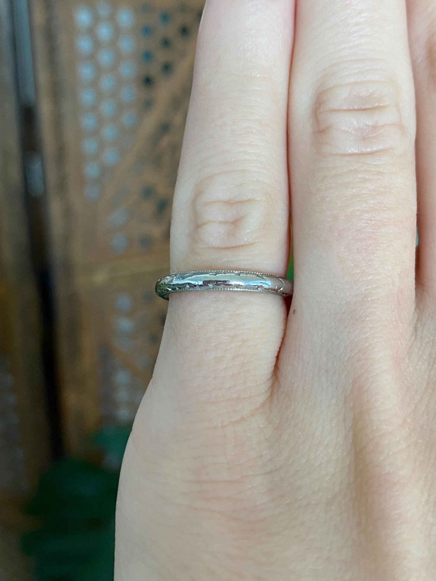 Vintage Solid 18k White Gold Designed Ring Band - Size 4.25