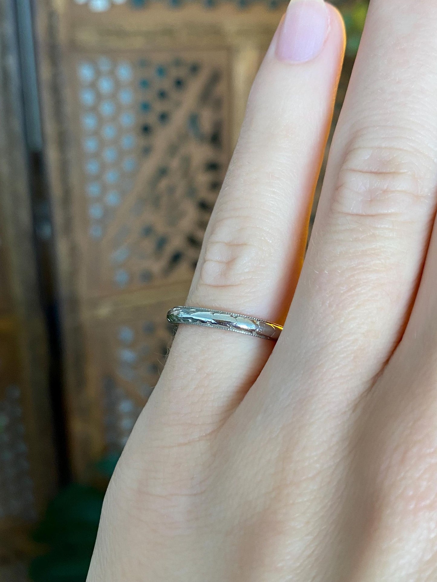 Vintage Solid 18k White Gold Designed Ring Band - Size 4.25