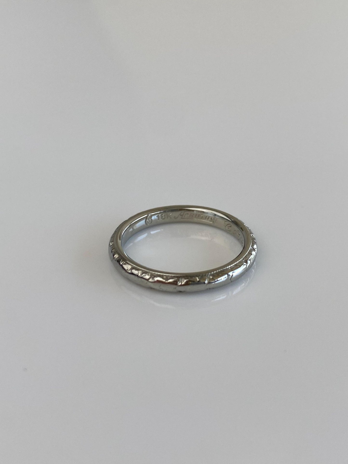 Vintage Solid 18k White Gold Designed Ring Band - Size 4.25