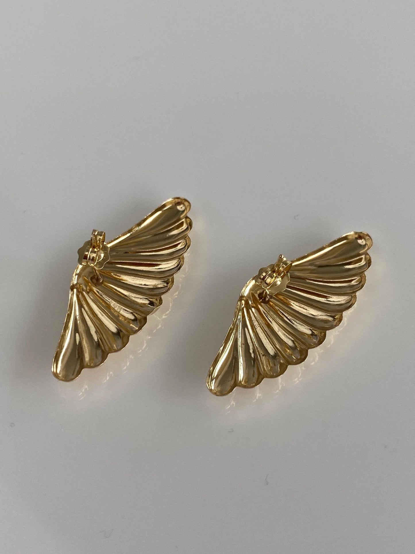 Vintage Solid 14k Yellow Gold Scalloped Fan Stud Earrings