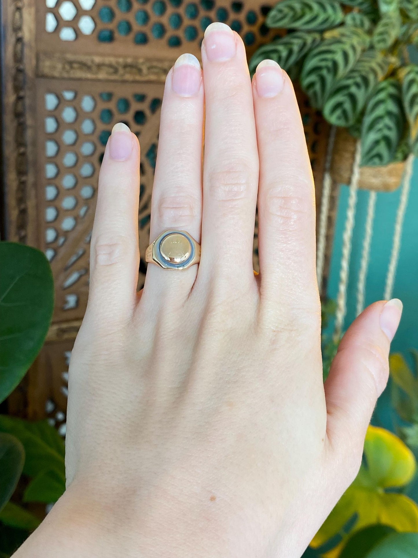 Vintage Solid 14k Yellow Gold Signet Ring - Size 5.25