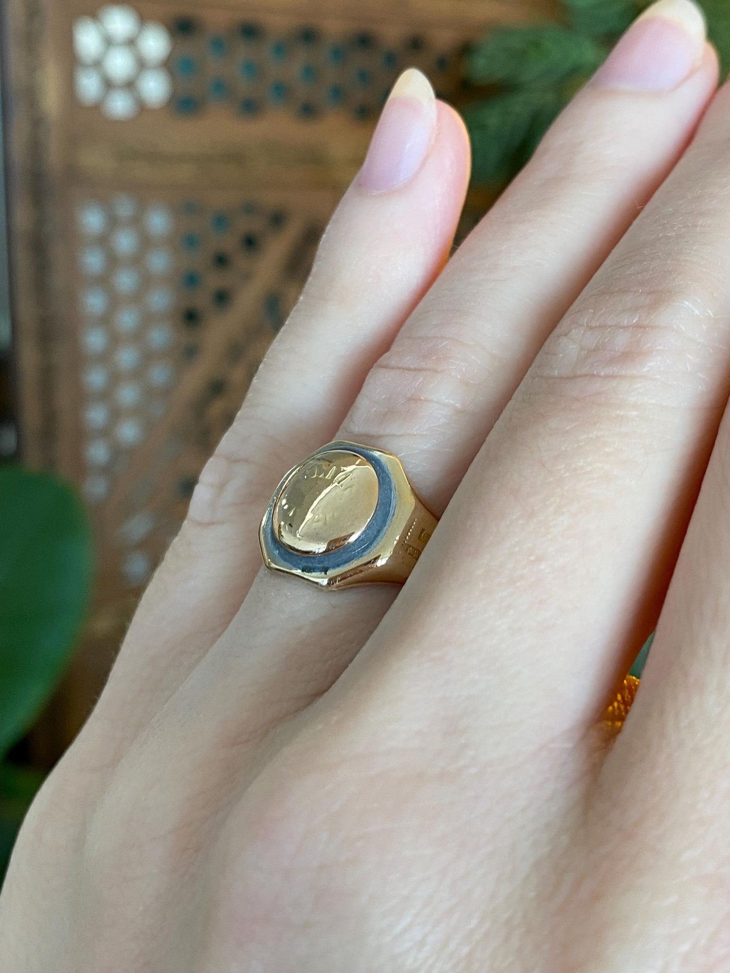 Vintage Solid 14k Yellow Gold Signet Ring - Size 5.25
