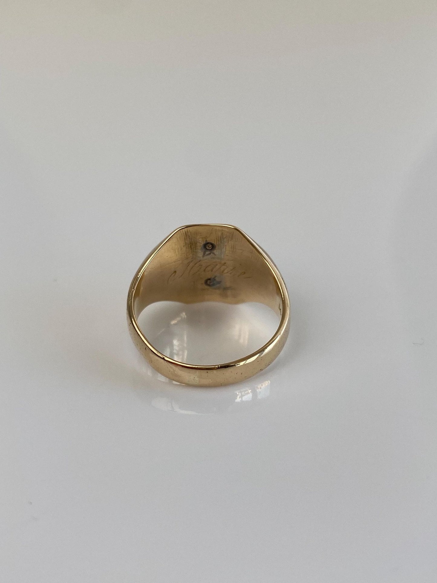 Vintage Solid 14k Yellow Gold Signet Ring - Size 5.25