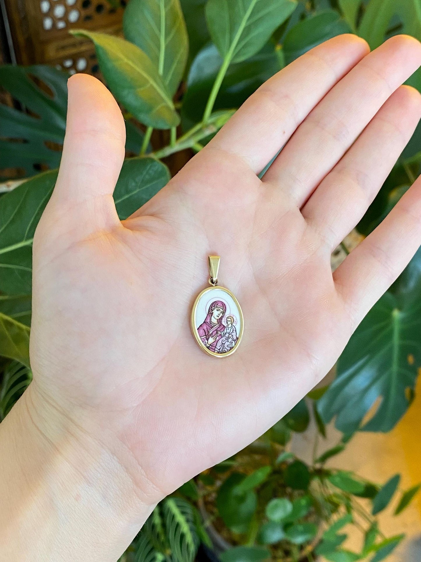 Vintage Solid 14k Yellow Gold Religious Charm