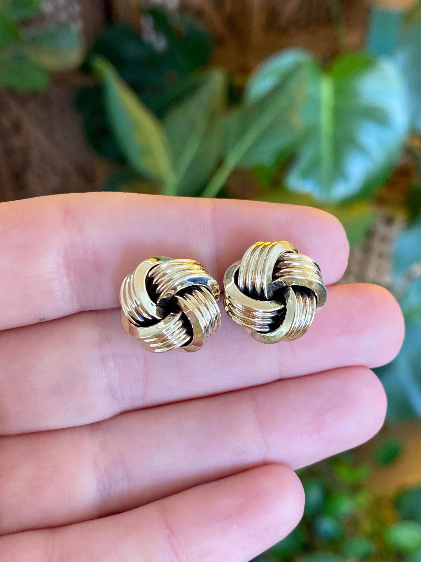 Vintage 8k Yellow Gold Large Knot Stud Earrings