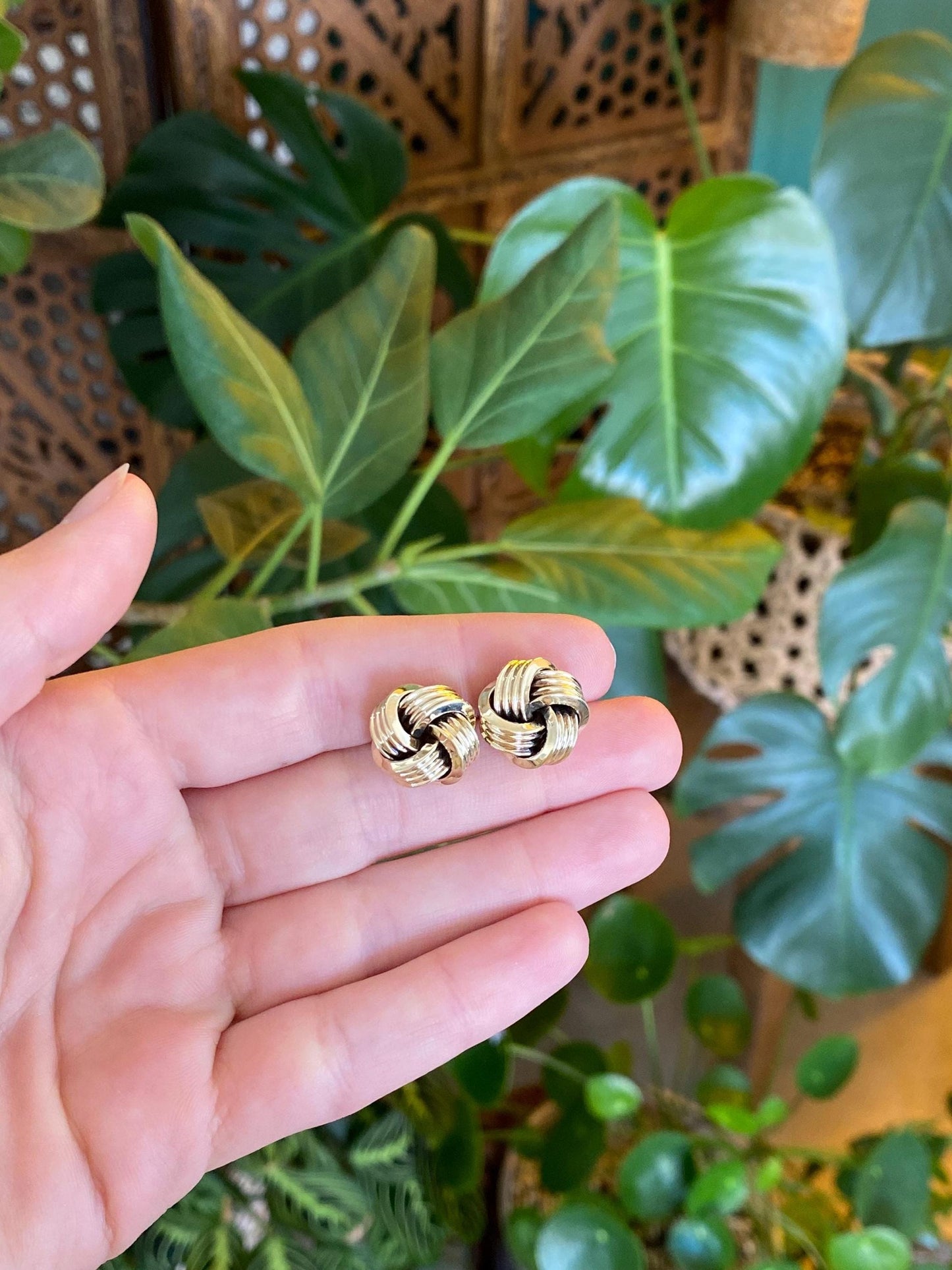 Vintage 8k Yellow Gold Large Knot Stud Earrings