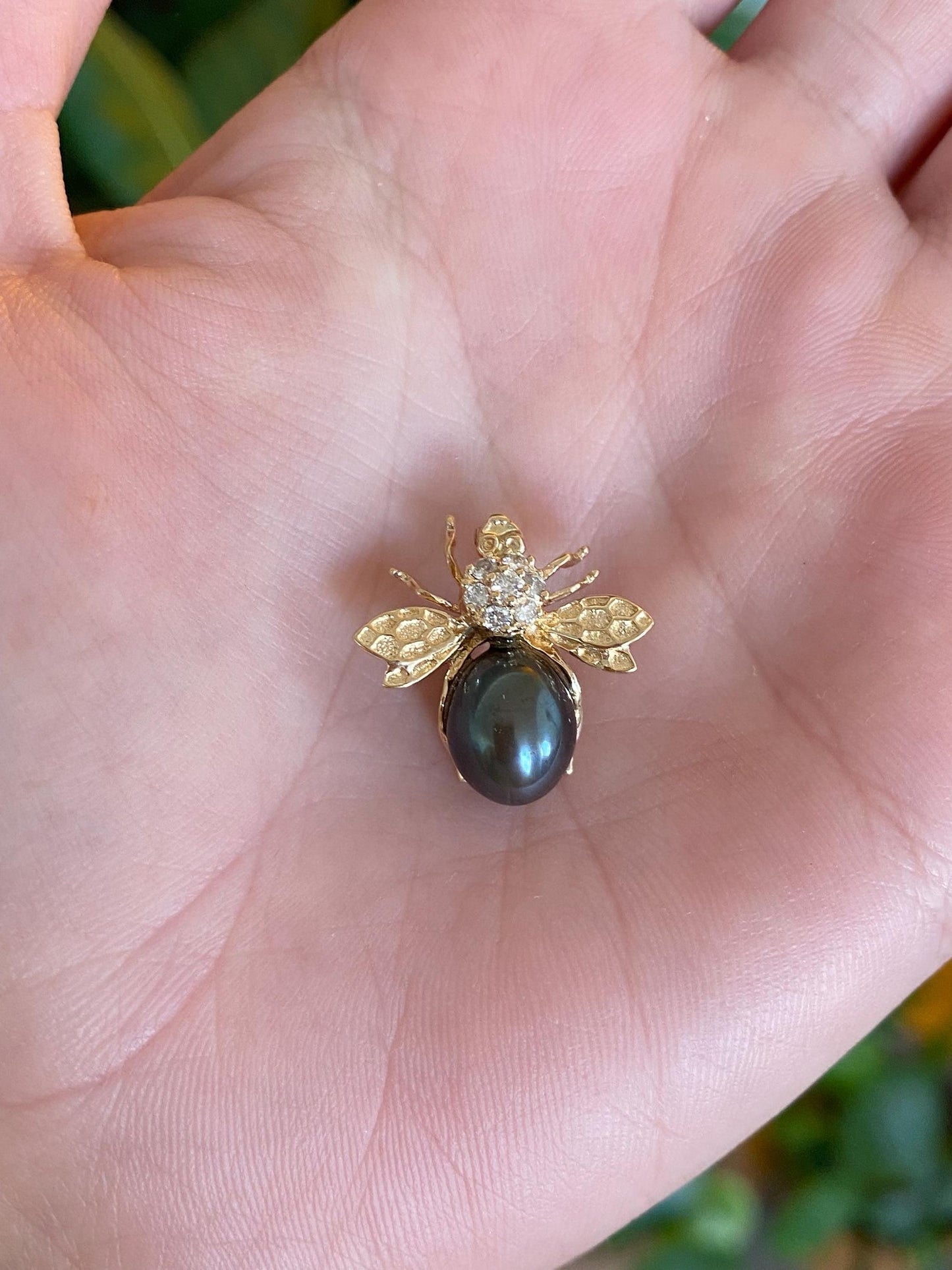 Vintage Solid 14k Yellow Gold Diamonds Grey Pearl Bee Slide Charm