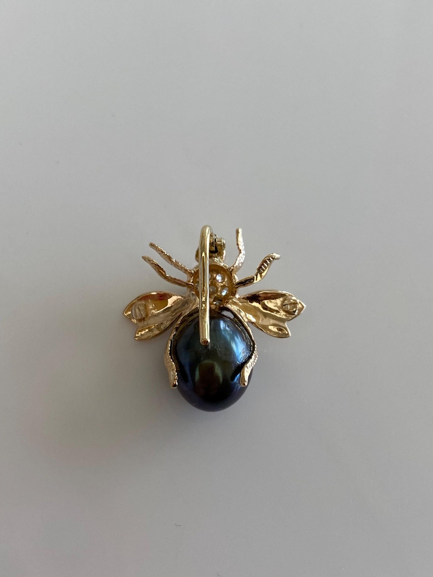 Vintage Solid 14k Yellow Gold Diamonds Grey Pearl Bee Slide Charm