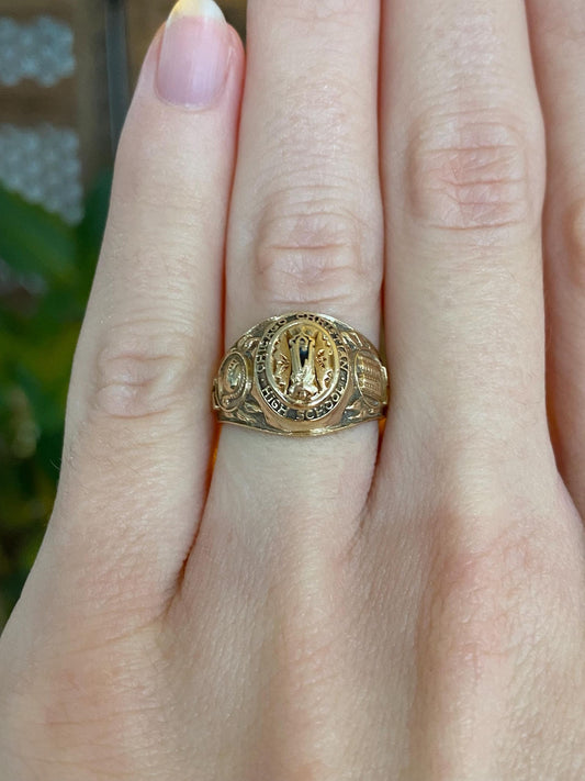 Vintage Solid 10k Yellow Gold Chicago Christian 1967 Class Ring - Size 5
