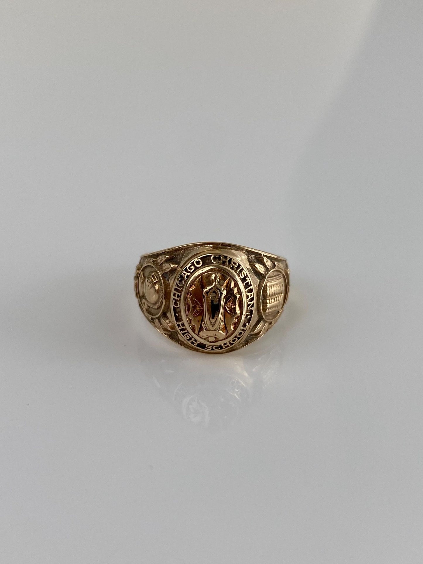 Vintage Solid 10k Yellow Gold Chicago Christian 1967 Class Ring - Size 5