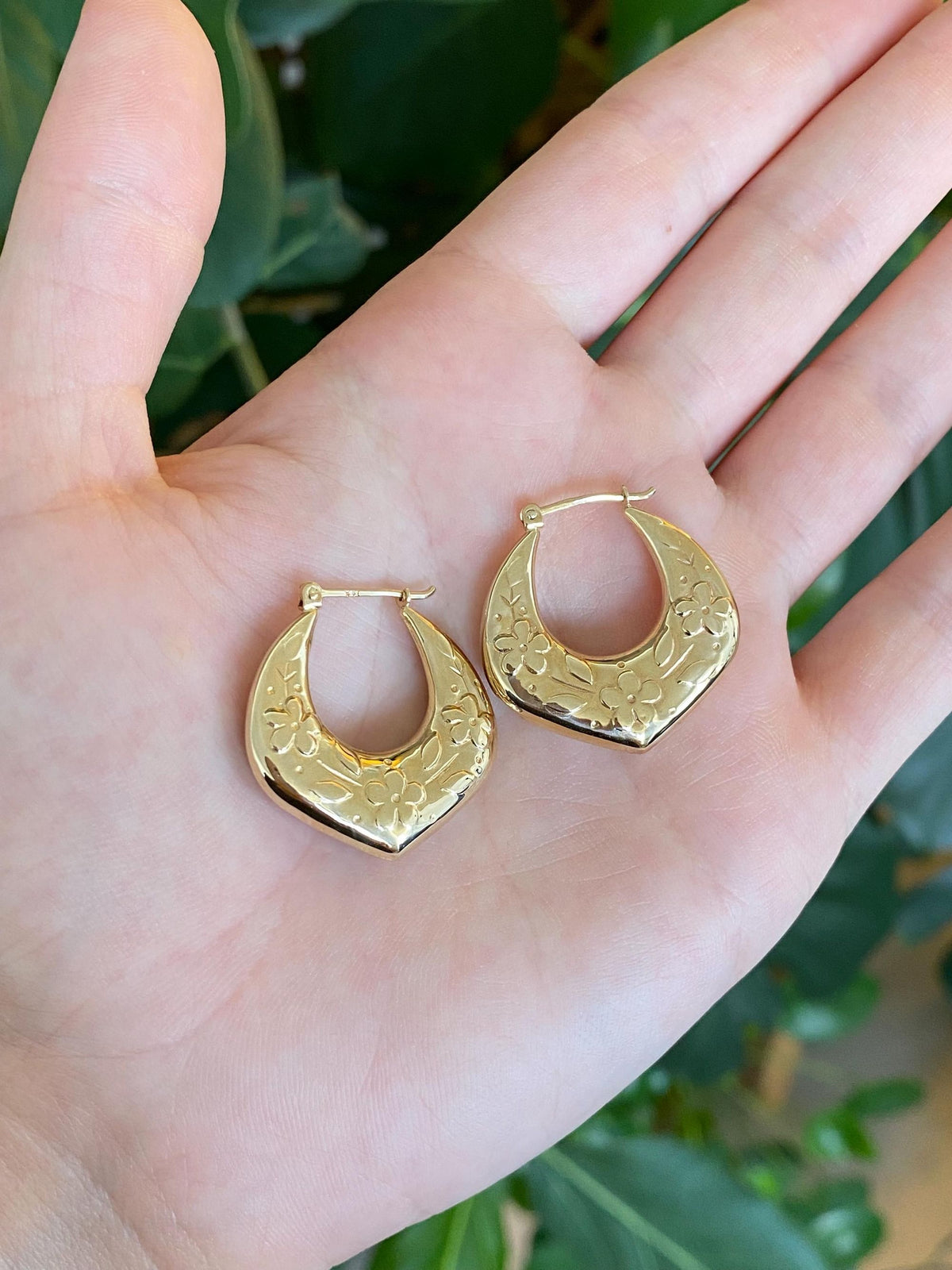 Vintage 14k Yellow Gold Floral Pattern Chevron Hoop Earrings