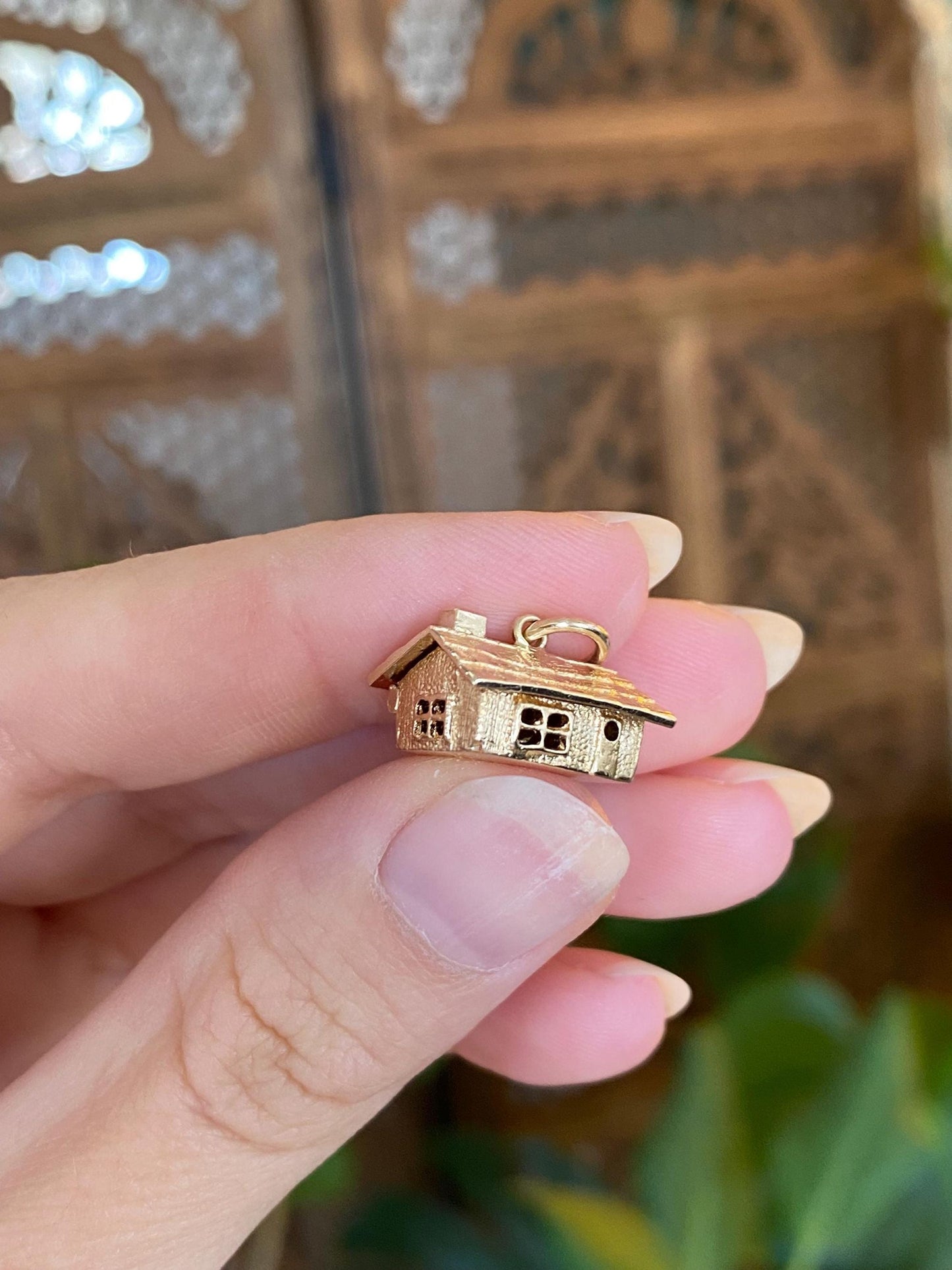 Vintage Solid 10k Yellow Gold Articulated House Cabin Charm