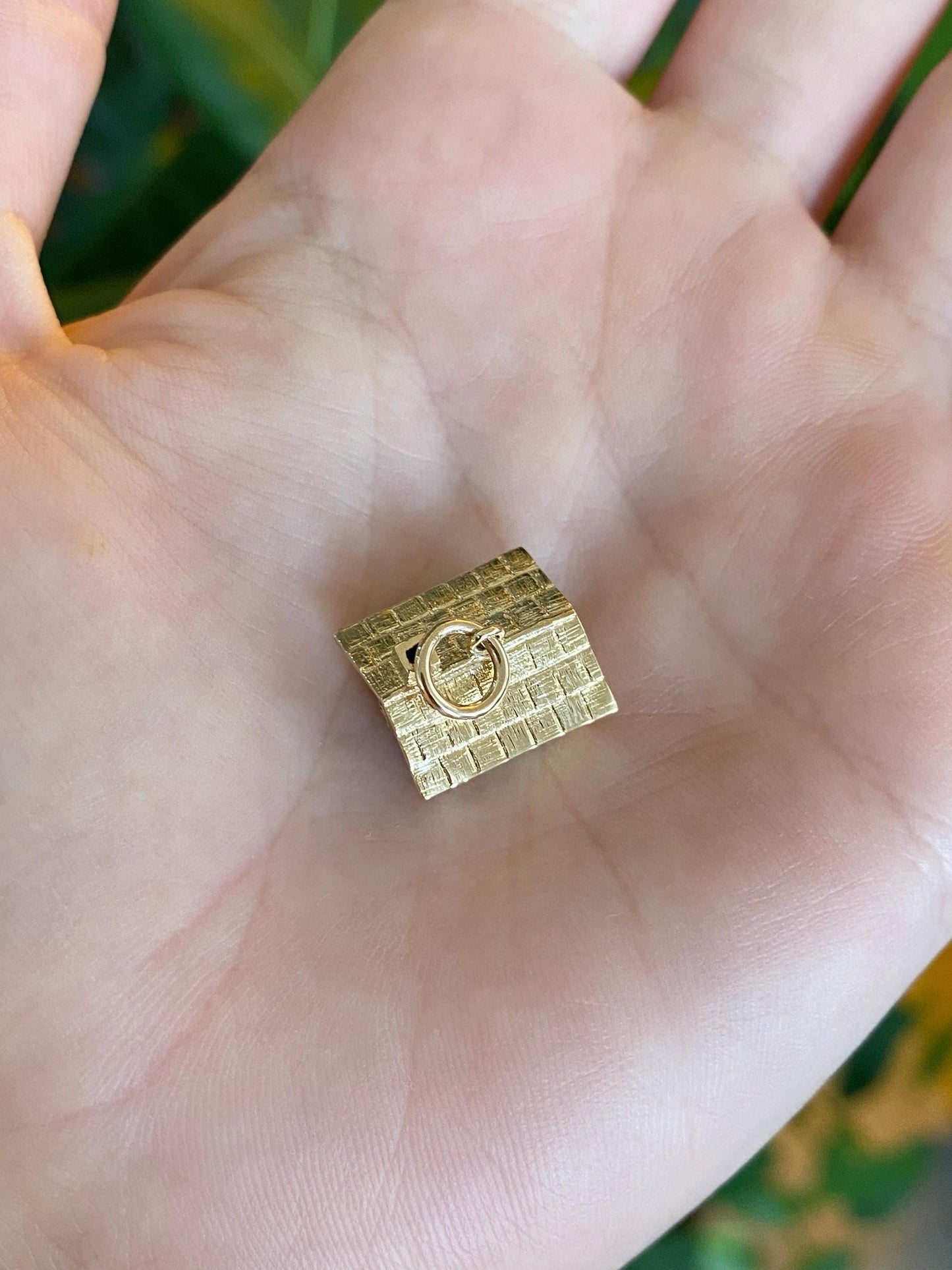 Vintage Solid 10k Yellow Gold Articulated House Cabin Charm