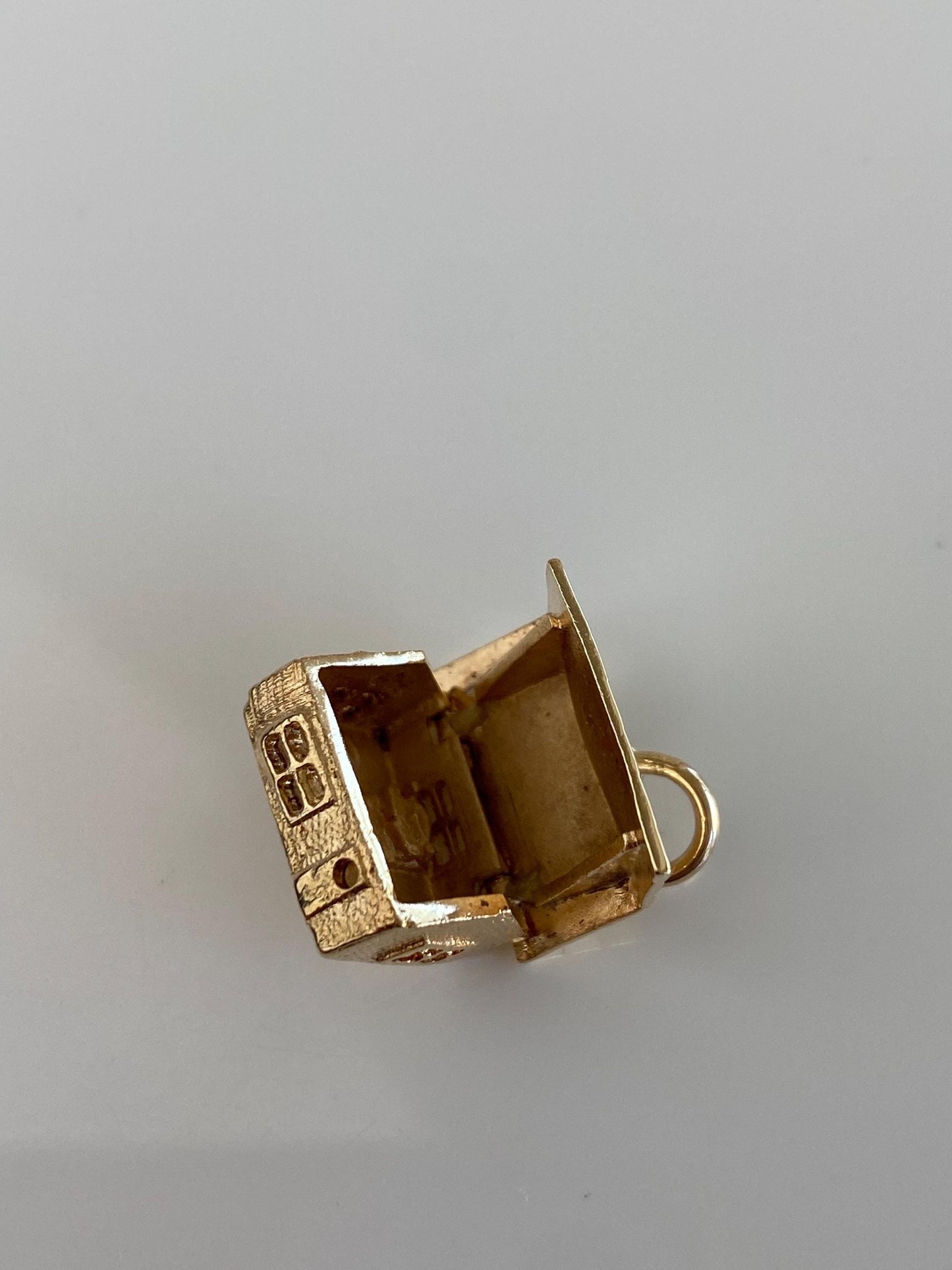 Vintage Solid 10k Yellow Gold Articulated House Cabin Charm