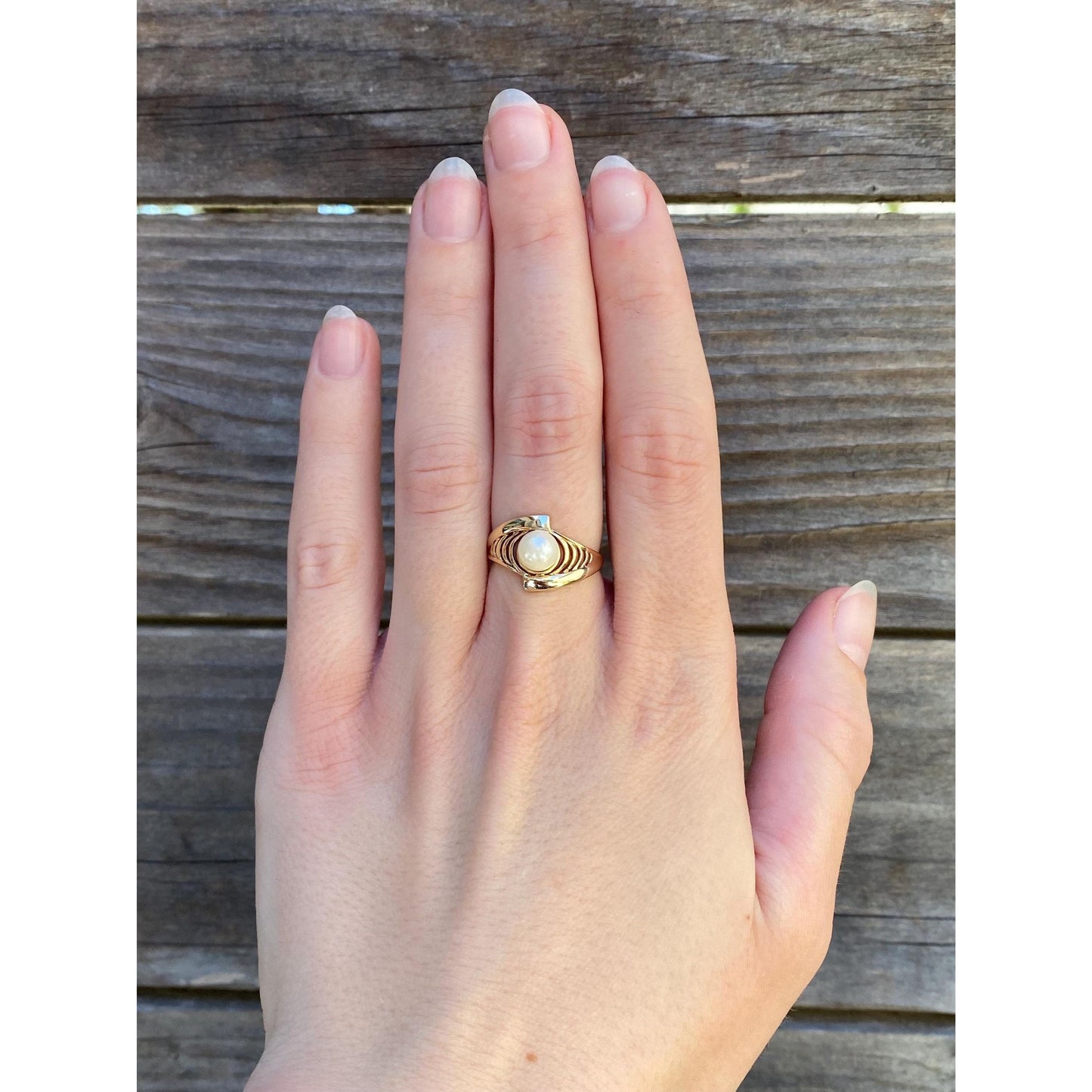 Vintage Solid 14k Yellow Gold Pearl Ring - Size 5.75