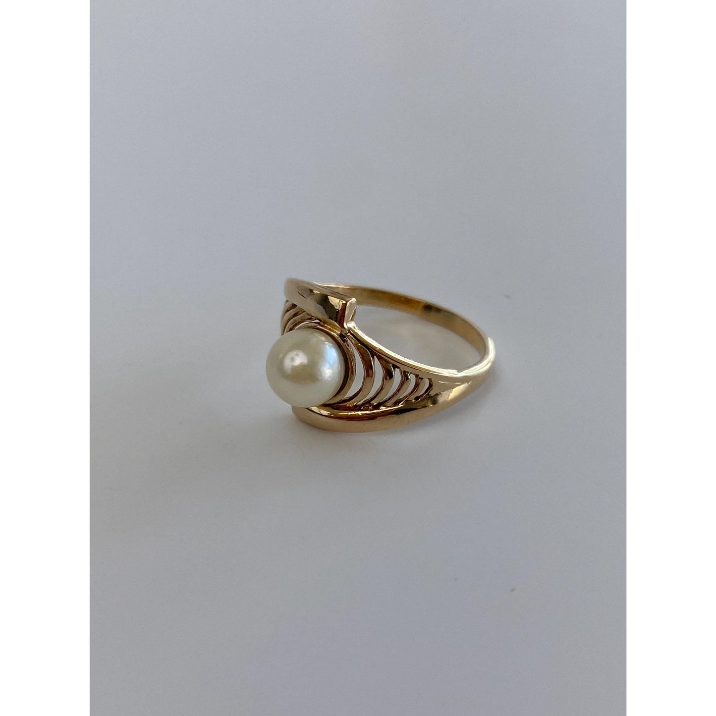 Vintage Solid 14k Yellow Gold Pearl Ring - Size 5.75