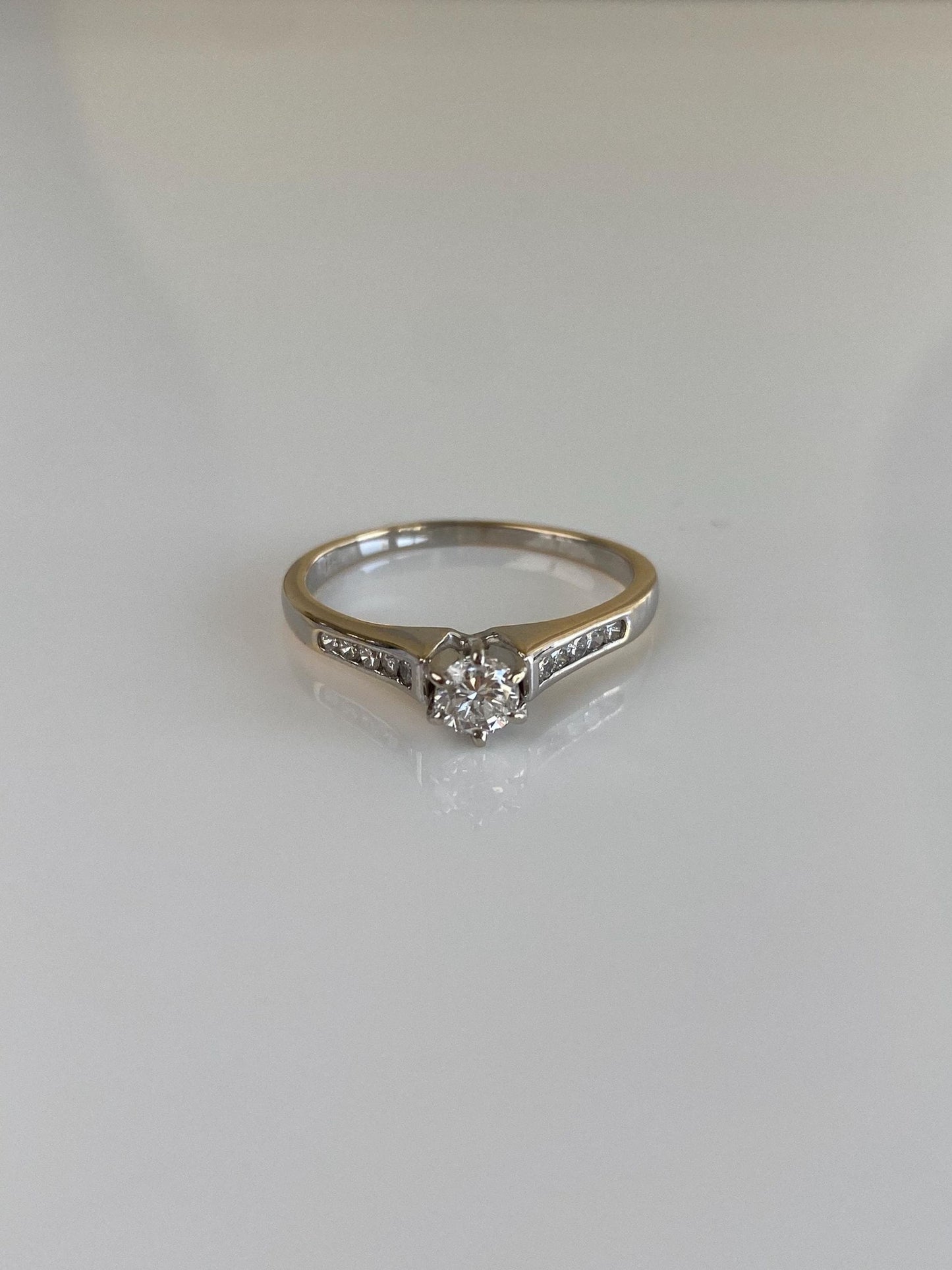 Vintage Solid 14k White & Yellow Gold Diamond Ring - Size 8.25