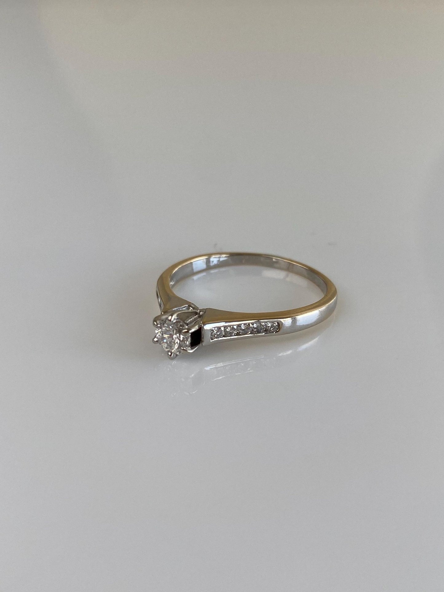 Vintage Solid 14k White & Yellow Gold Diamond Ring - Size 8.25