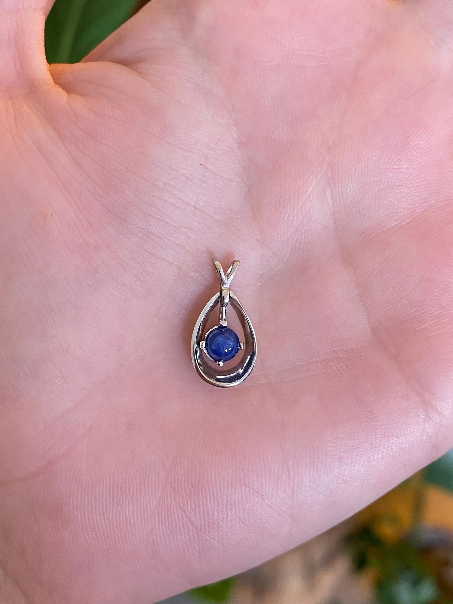Vintage Solid 14k White Gold Blue Star Sapphire Teardrop Charm