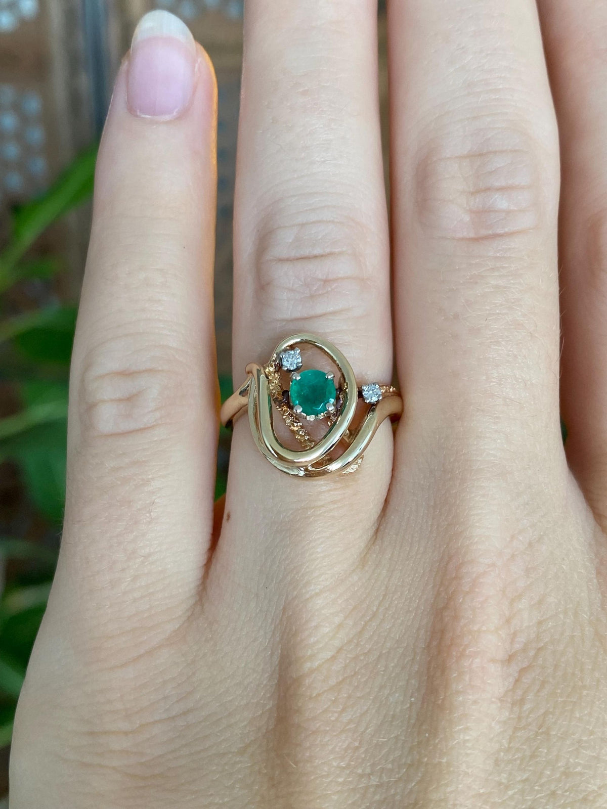 Vintage Solid 14k Yellow Gold Diamonds Emerald Abstract Ring - Size 5.75