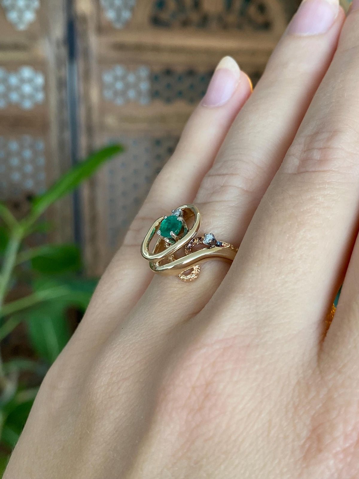 Vintage Solid 14k Yellow Gold Diamonds Emerald Abstract Ring - Size 5.75
