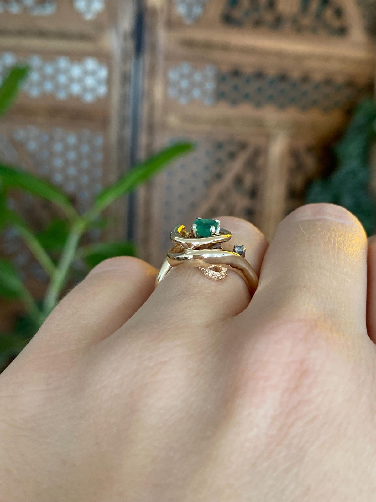 Vintage Solid 14k Yellow Gold Diamonds Emerald Abstract Ring - Size 5.75
