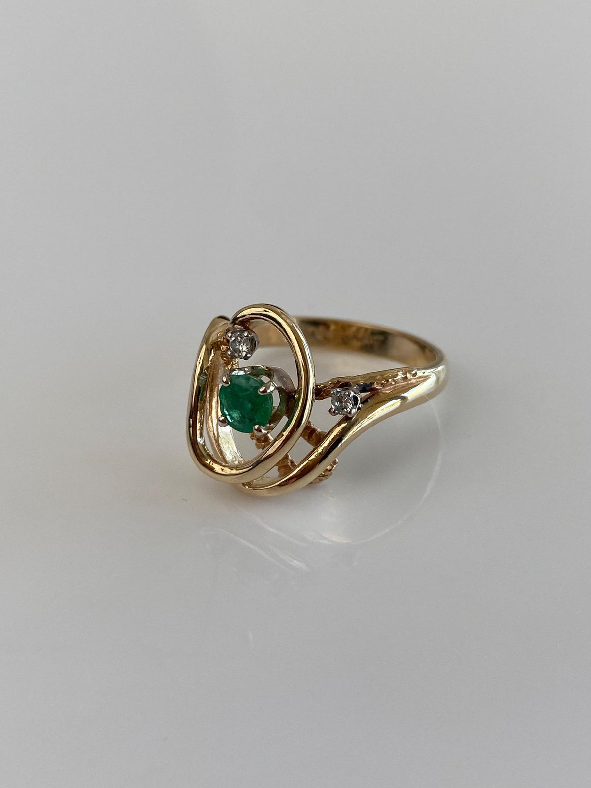 Vintage Solid 14k Yellow Gold Diamonds Emerald Abstract Ring - Size 5.75