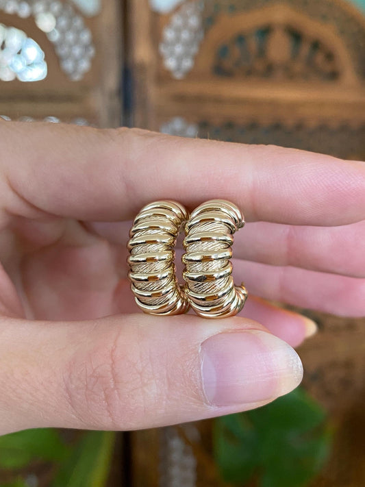 Vintage 10k Yellow Gold Ribbed Hoop Earrings