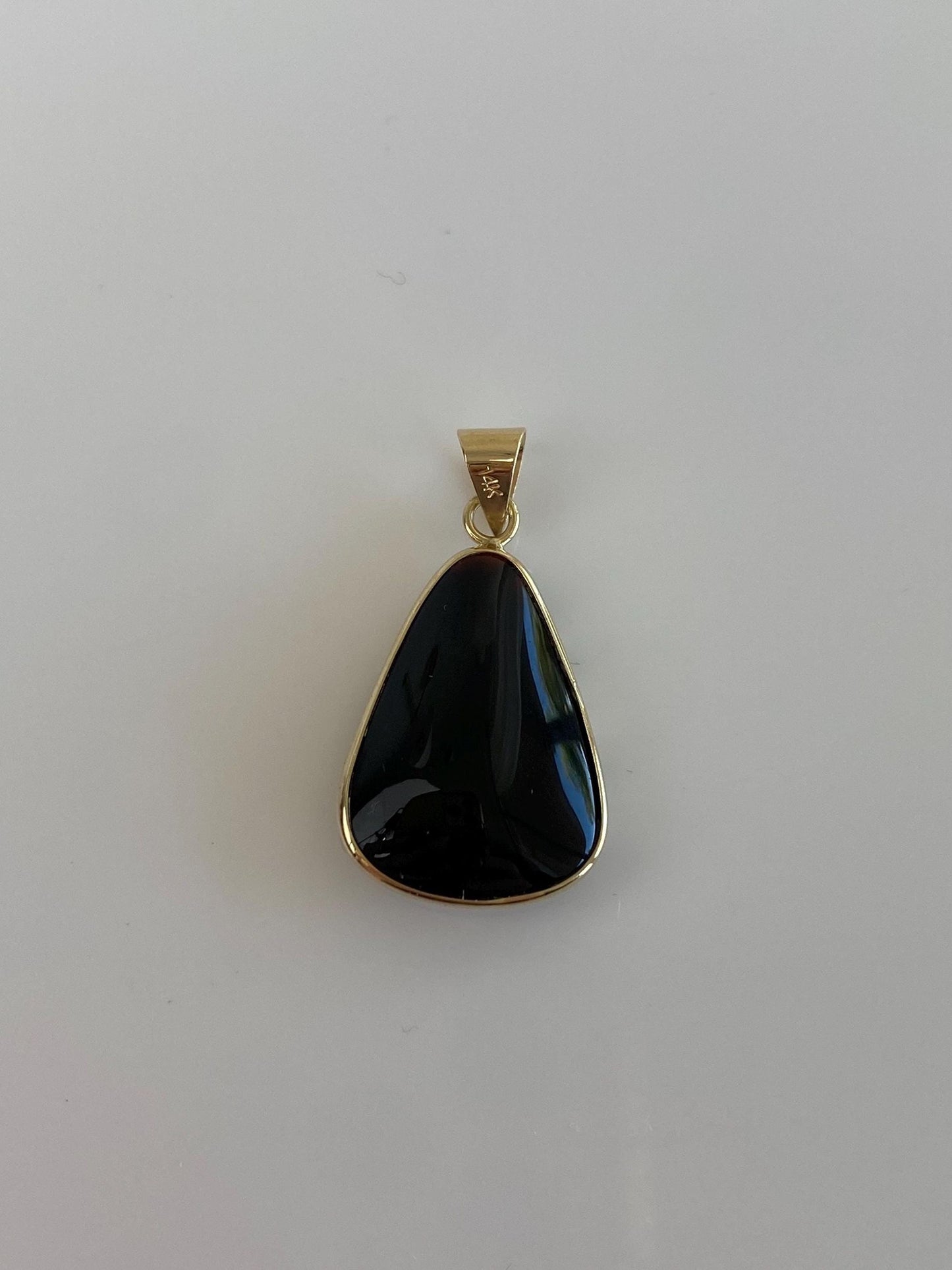 Vintage Solid 14k Yellow Gold Black Onyx Carved Ducks Charm
