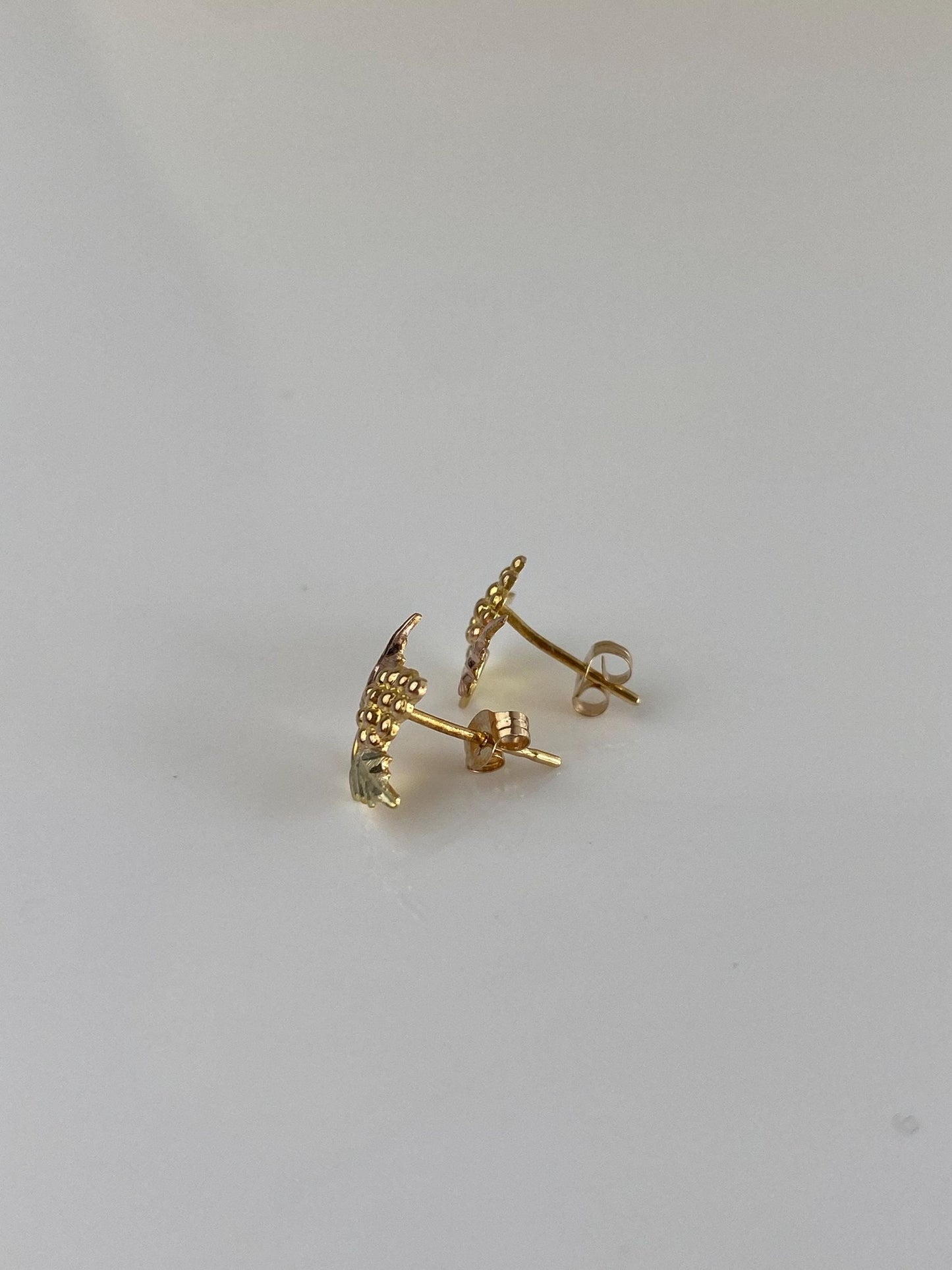 Vintage Solid 10k Black Hills Gold Grapevine Stud Earrings