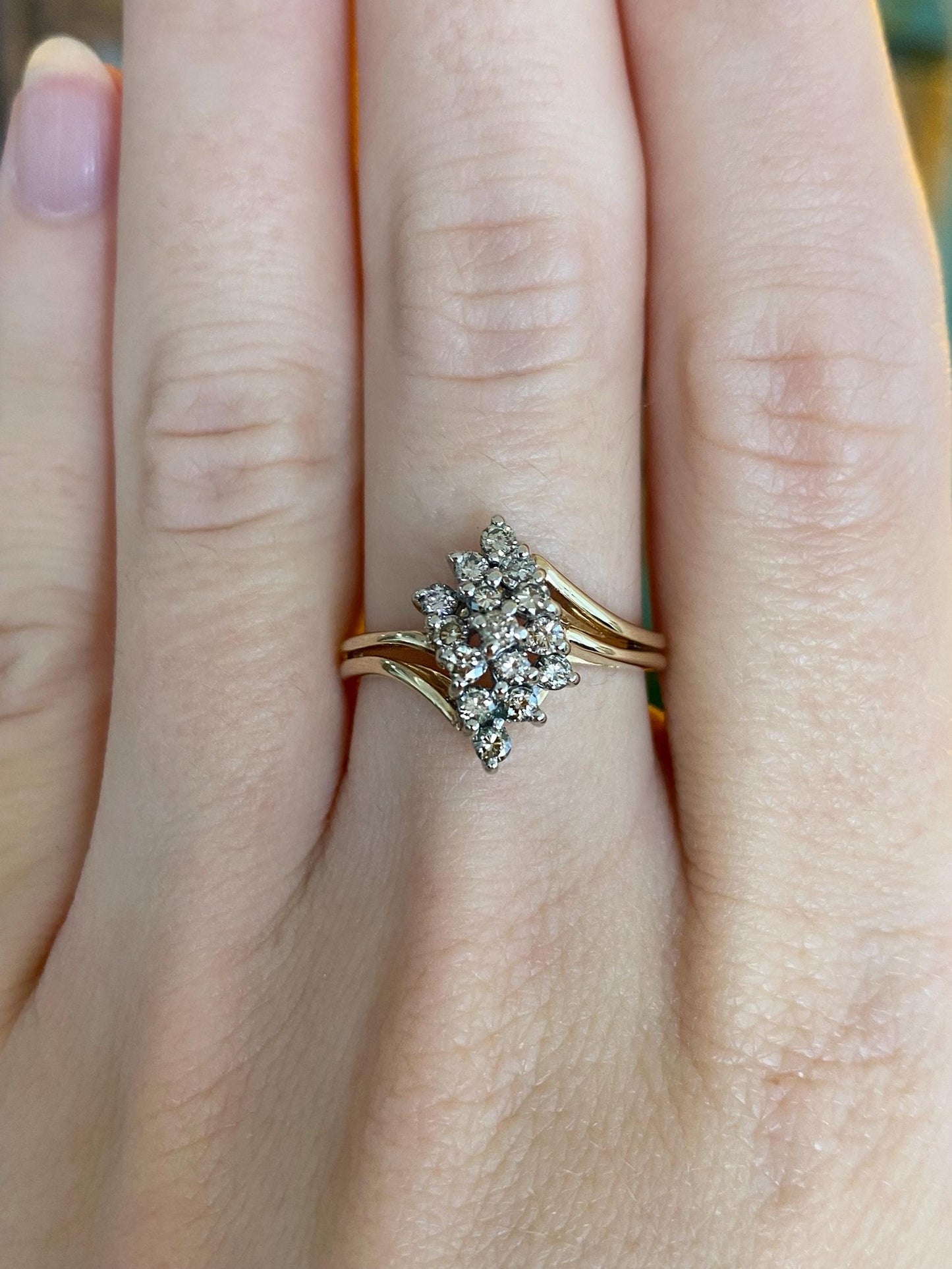 Vintage Solid 14k Yellow & White Gold Diamond Cluster Twist Ring - Size 7.25