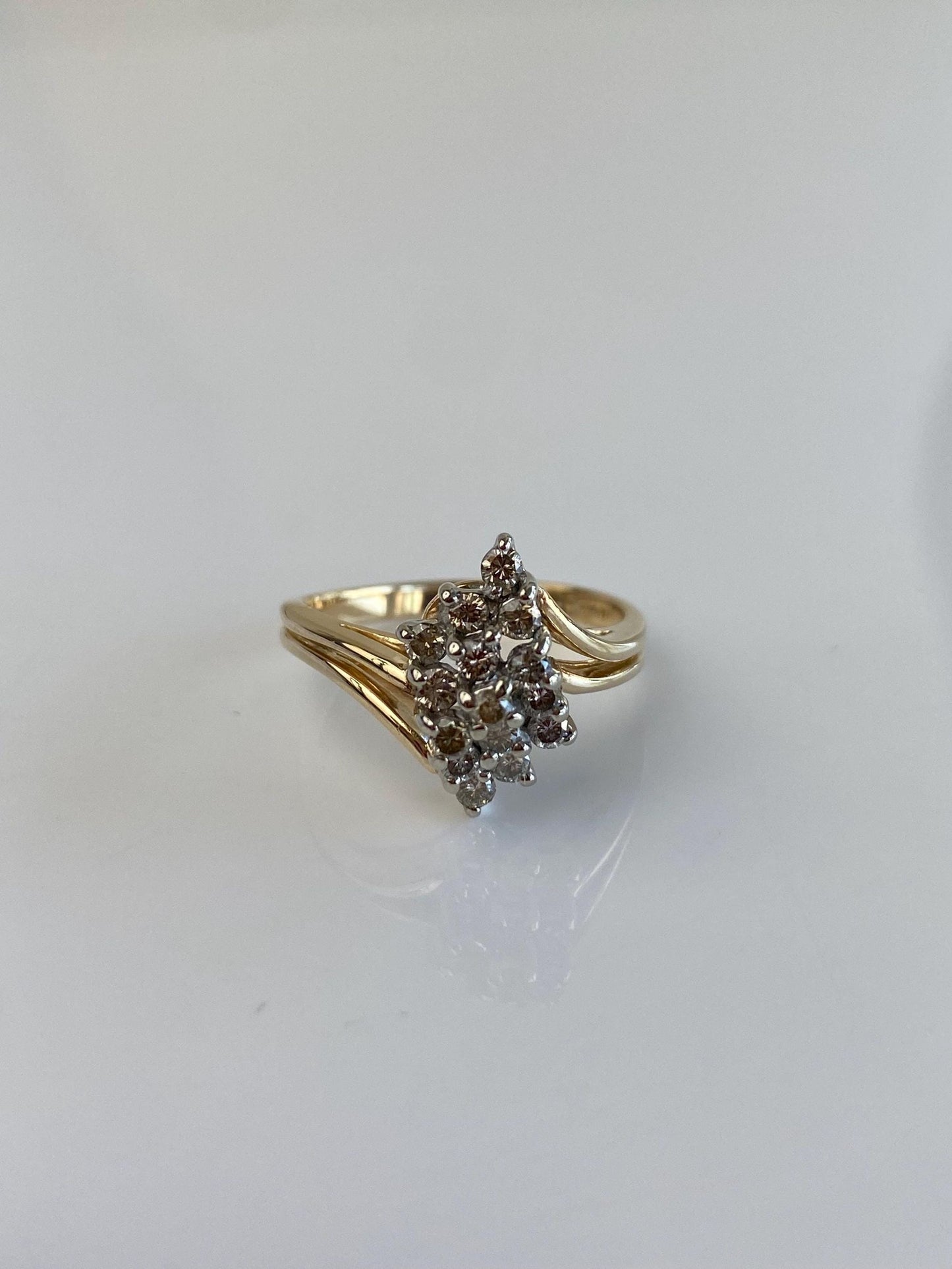 Vintage Solid 14k Yellow & White Gold Diamond Cluster Twist Ring - Size 7.25