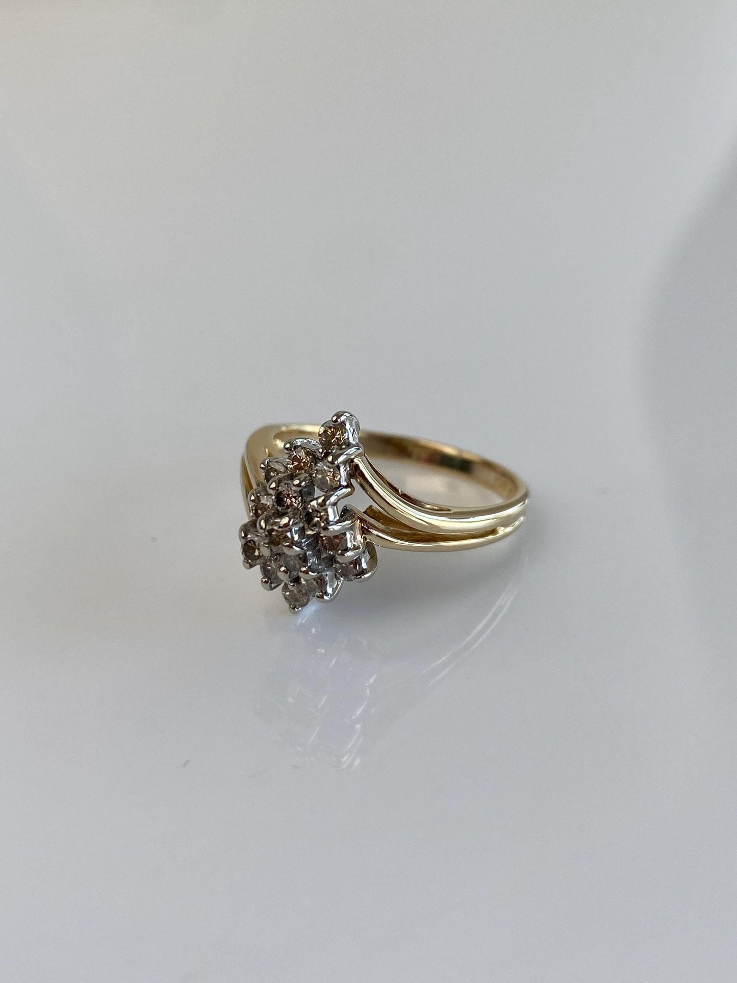 Vintage Solid 14k Yellow & White Gold Diamond Cluster Twist Ring - Size 7.25