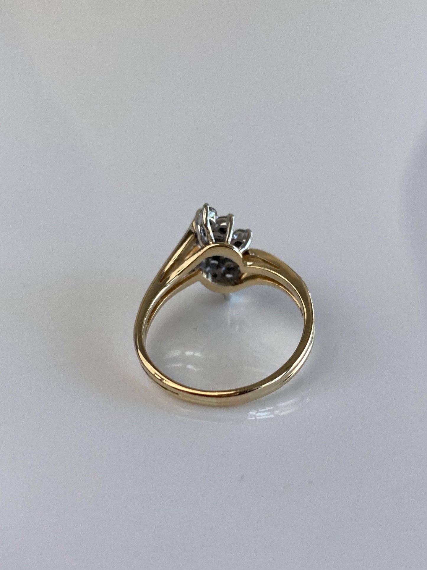 Vintage Solid 14k Yellow & White Gold Diamond Cluster Twist Ring - Size 7.25