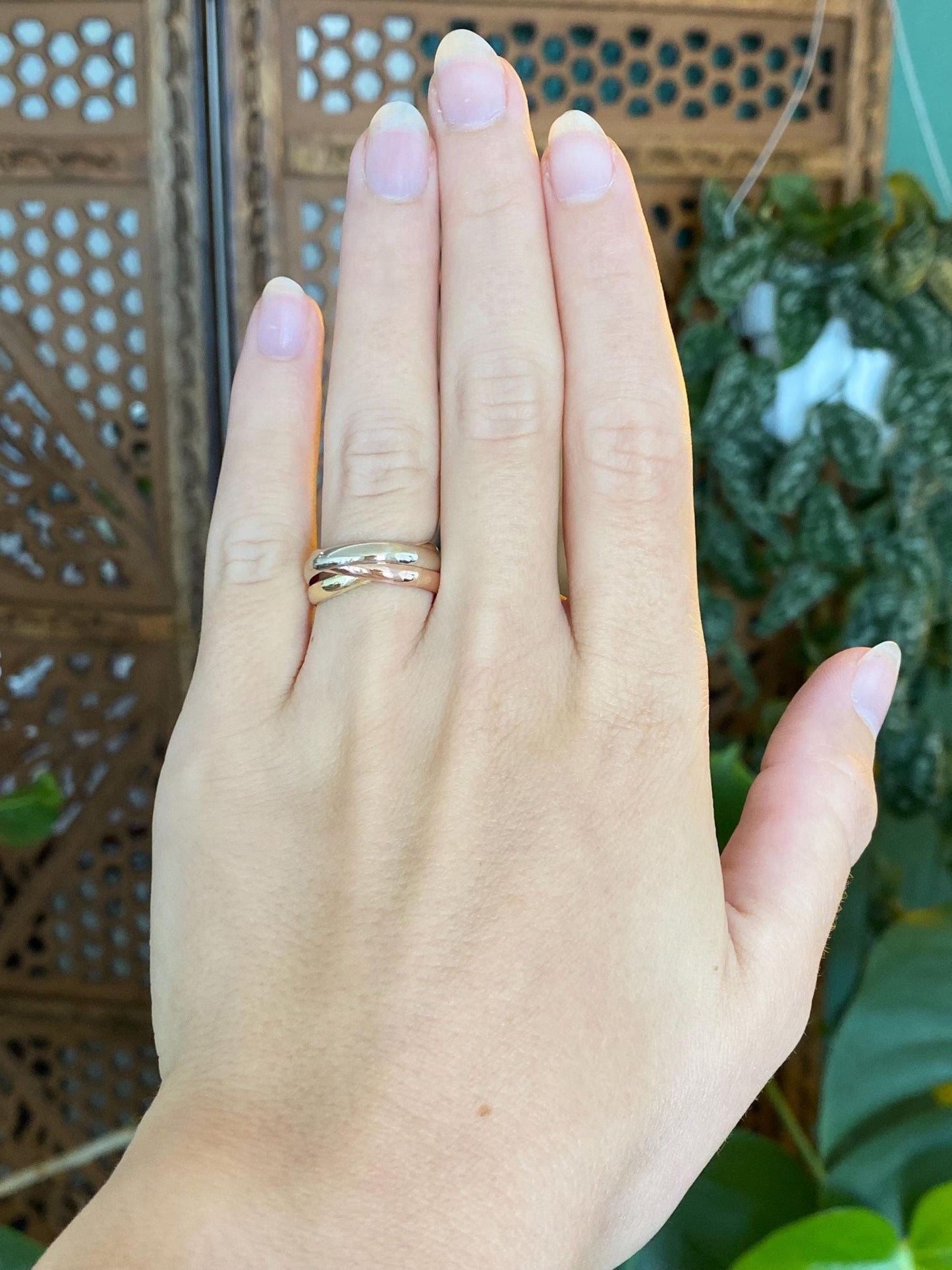 Vintage Solid 14k Tri Tone Gold Rolling Ring - Size 6.5