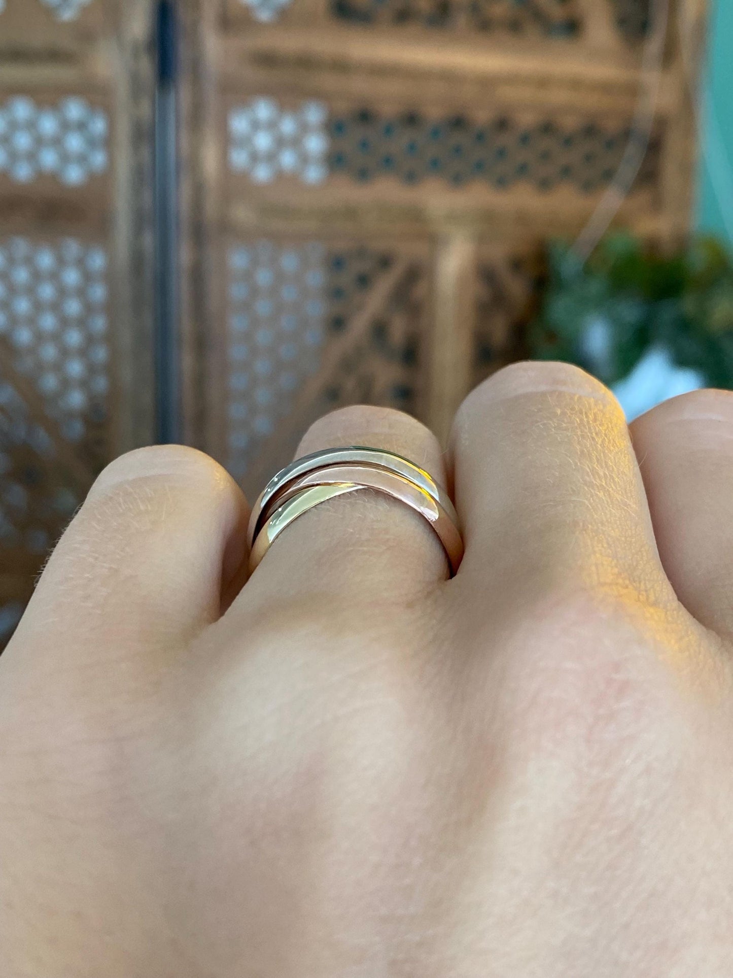 Vintage Solid 14k Tri Tone Gold Rolling Ring - Size 6.5