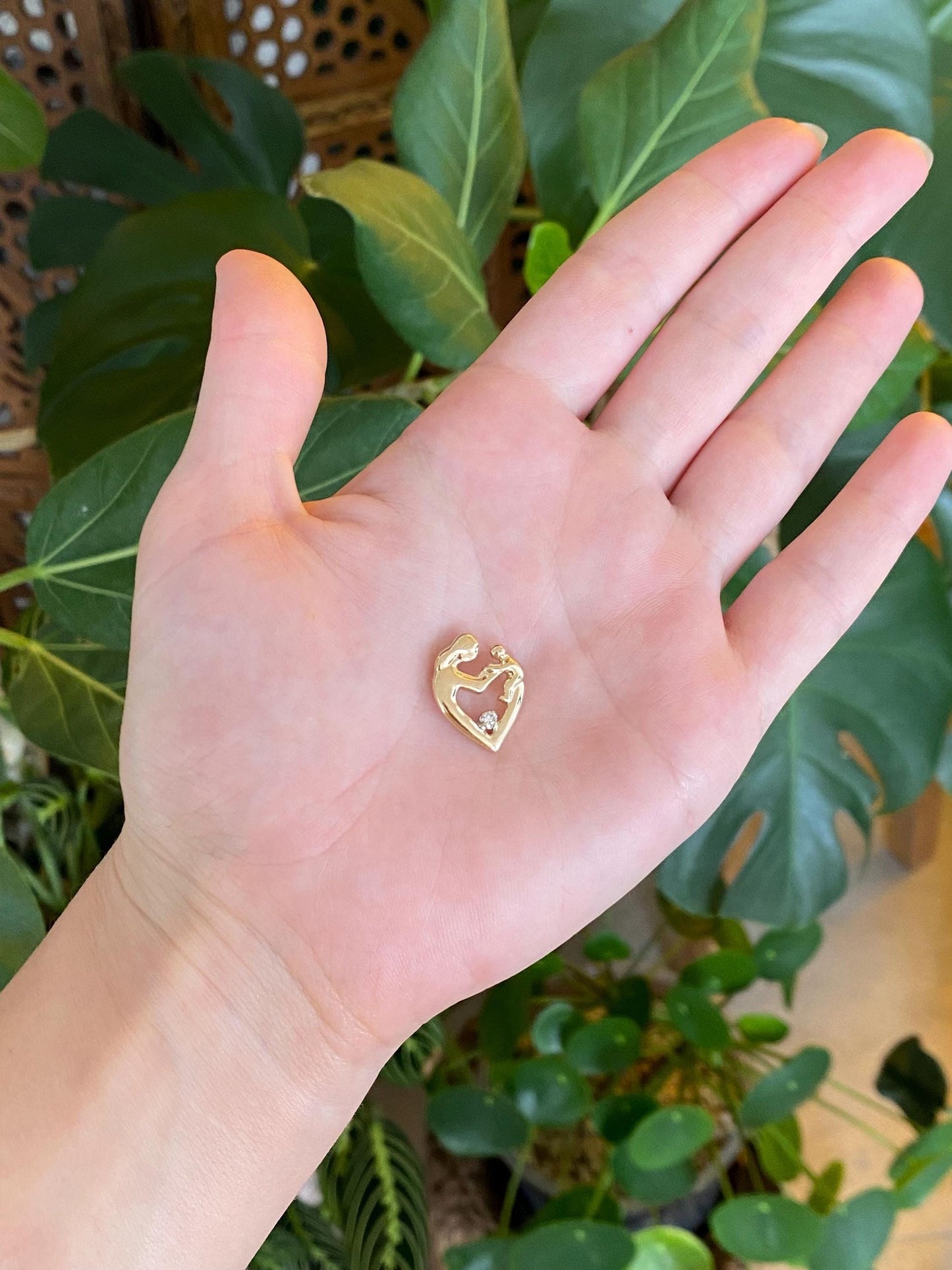 Vintage Solid 14k Yellow Gold Diamond Abstract Family Mother & Child Heart Charm