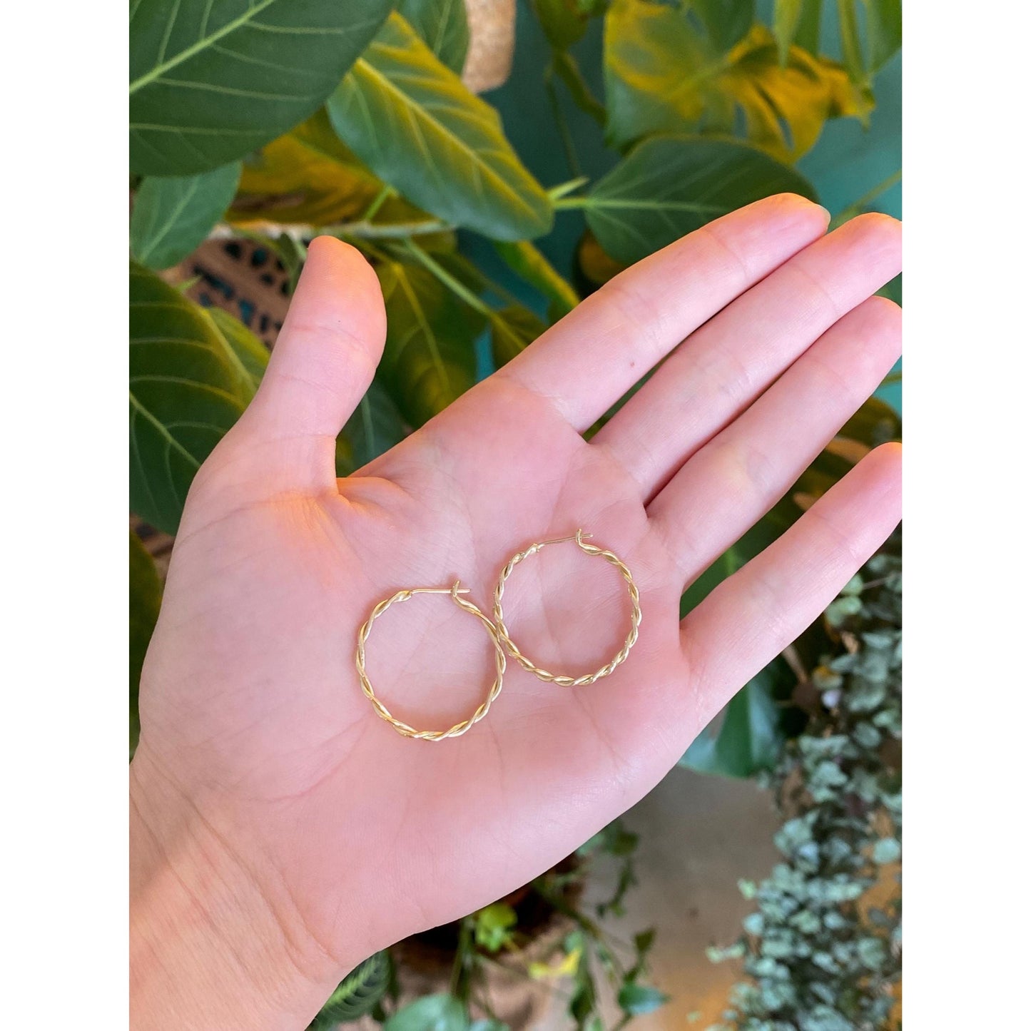 Vintage Solid 14k Yellow Gold Twist Hoop Earrings