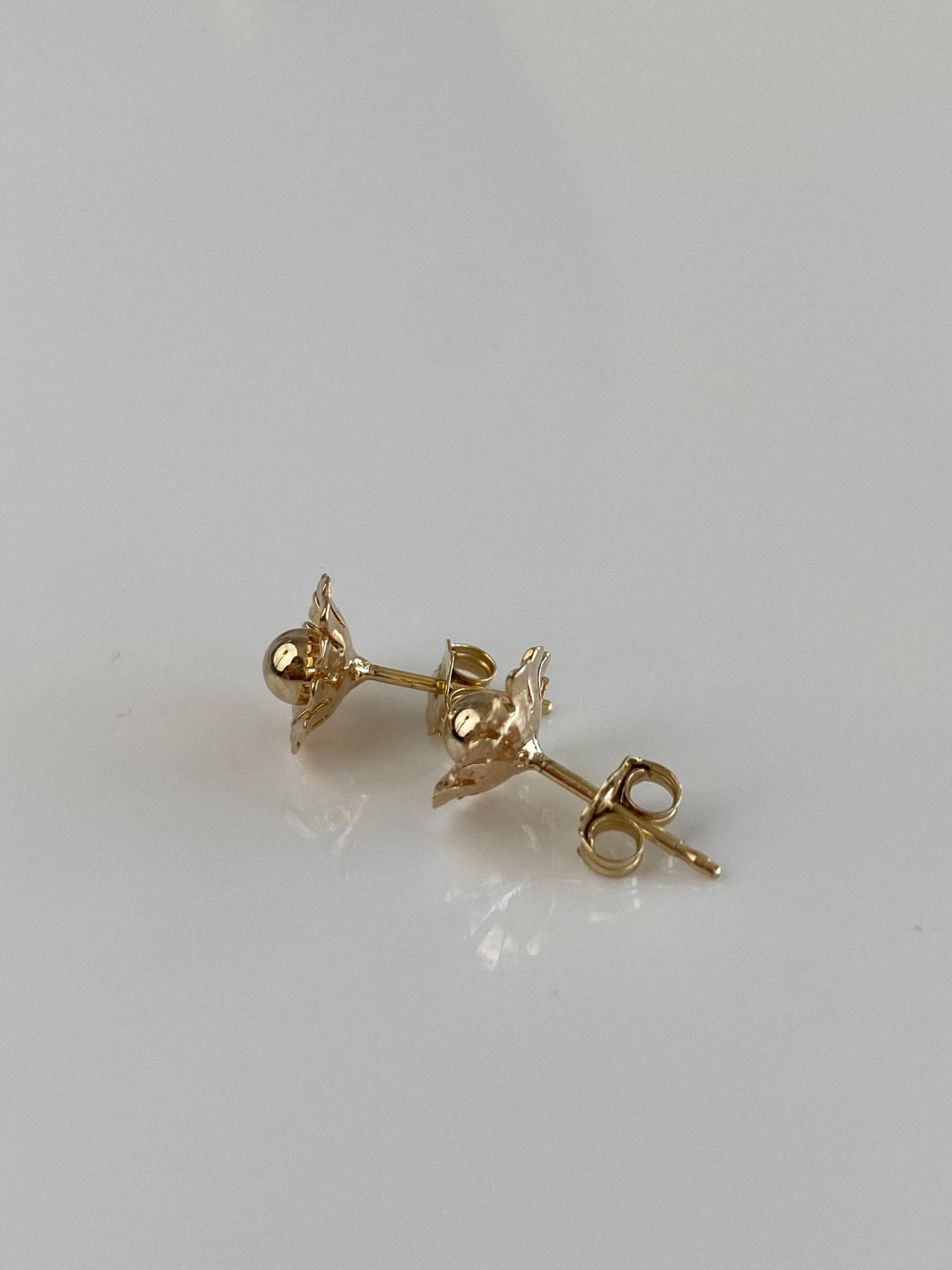 Vintage Solid 14k Yellow Gold Flower Stud Earrings