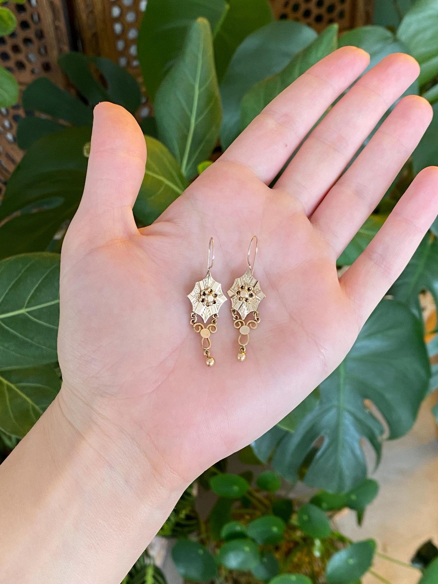 Vintage Solid 10k Yellow Gold Dangle Earrings