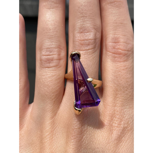 Vintage Solid 14k Yellow Gold Purple Sapphire Ring - Size 7.5