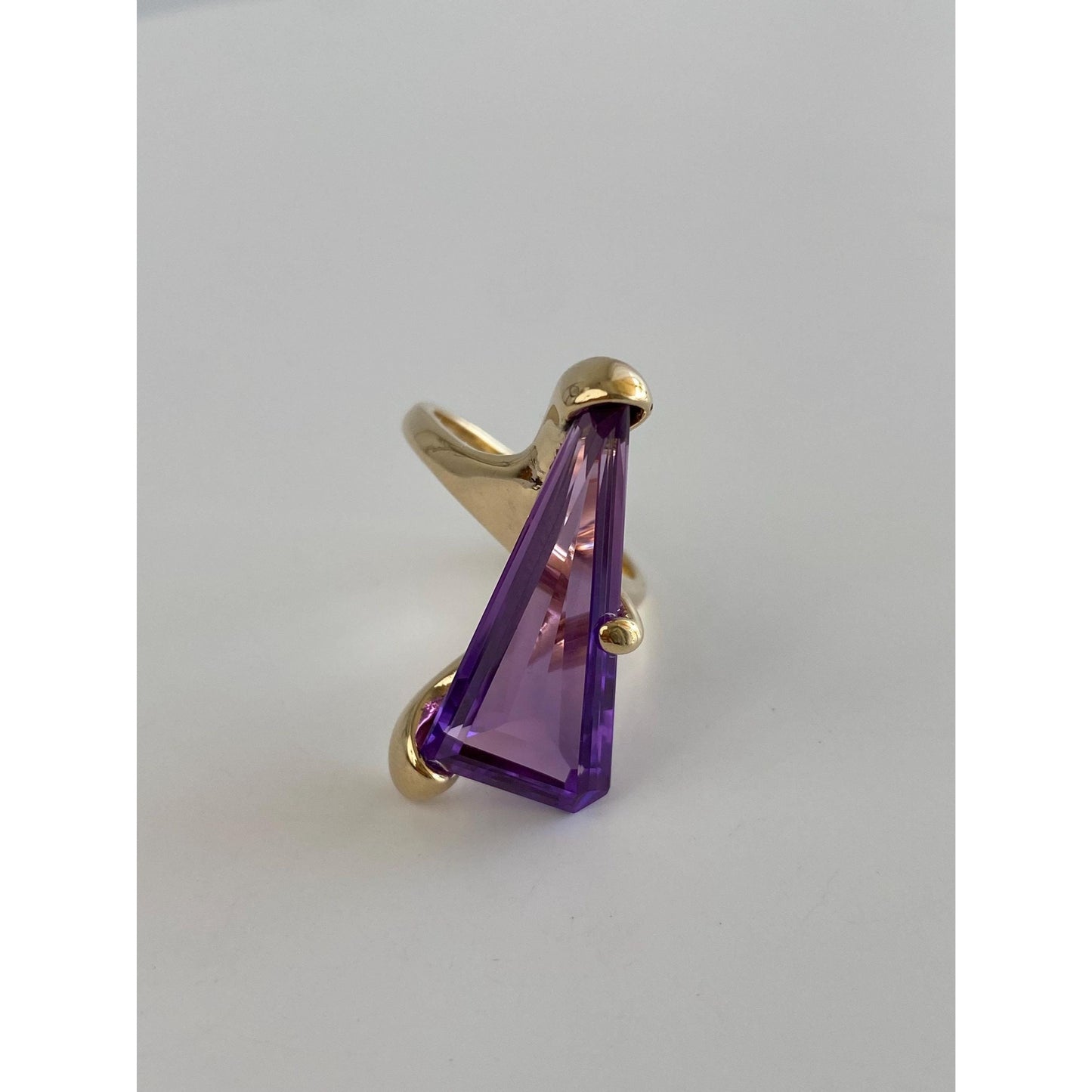 Vintage Solid 14k Yellow Gold Purple Sapphire Ring - Size 7.5