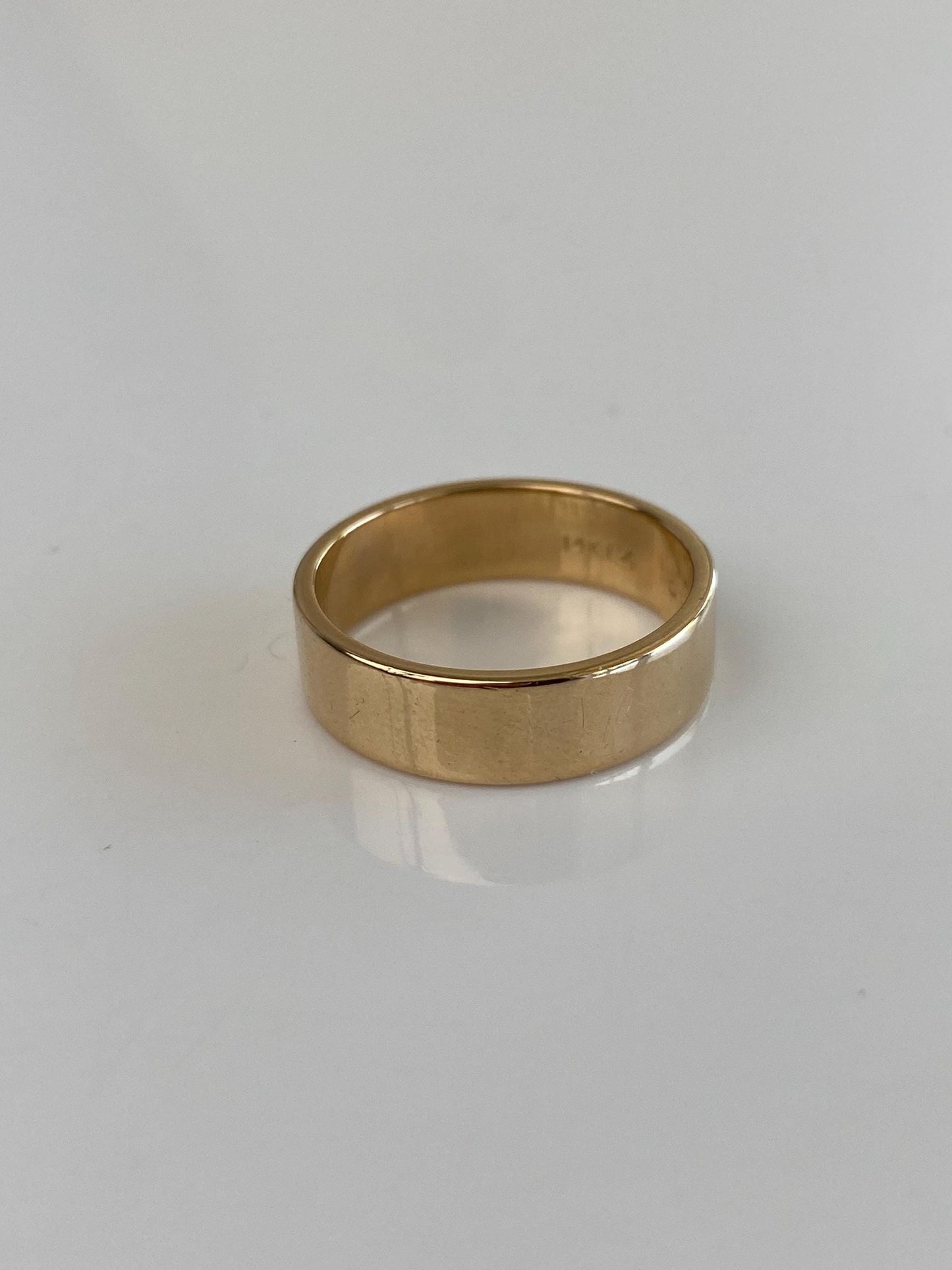 Vintage Solid 14k Yellow Gold Straight Edge Ring Band - Size 8