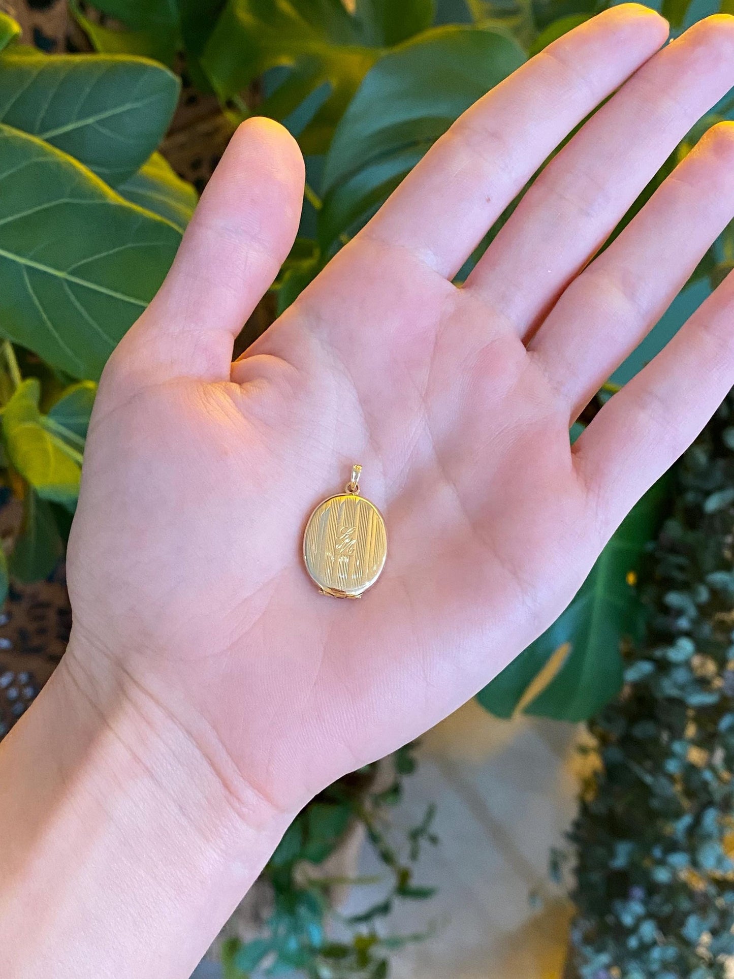 Vintage Solid 14k Yellow Gold Monogram Lined Locket Charm